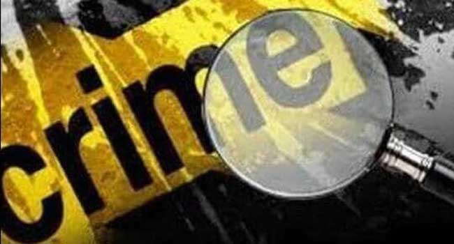 ജോലി-സ്ഥലത്തും-പോകുന്നയിടങ്ങളിലും-മദ്യപിച്ചെത്തുന്ന-ഭർത്താവിന്റെ-ഉപദ്രവം,-ബസ്-കയറാൻ-നിൽക്കുന്നതിനിടെ-ഭർത്താവ്-ഉപദ്രവിക്കാൻ-വരുന്നത്-കണ്ട്-യുവതി-ഓടിക്കയറിയത്-മെട്രോ-സ്റ്റേഷനിൽ,-പിന്നാലയെത്തിയ-ഭർത്താവ്-യുവതിയുടെ-വയറ്റിൽ-കത്തി-കുത്തിയിറക്കി,-പ്രതി-കസ്റ്റഡിയിൽ