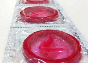 ഗർഭ-നിരോധന-ഉറകളുടെ-സ്റ്റോക്ക്-39-ദിവസങ്ങൾക്കുള്ളിൽ-തീരും,-അടിയന്തര-പരിഹാരമുണ്ടായില്ലെങ്കിൽ-പിന്നെ-ജനസംഖ്യ-പിടിച്ചാൽ-കിട്ടില്ല!!-രാഷ്ട്രീയ-പ്രക്ഷോഭത്തിനു-പിന്നാലെ-ബം​ഗ്ലാദേശിൽ-‘കോണ്ടം’-പ്രതിസന്ധി,-ബംഗ്ലദേശിൽ-ജനന-നിരക്ക്-അഞ്ച്-പതിറ്റാണ്ടിനിടയിലെ-ഏറ്റവും-ഉയർന്ന-നിലയിൽ