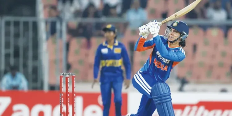 സ്മൃതിക്ക്-പതിനായിരം-റണ്‍സ്