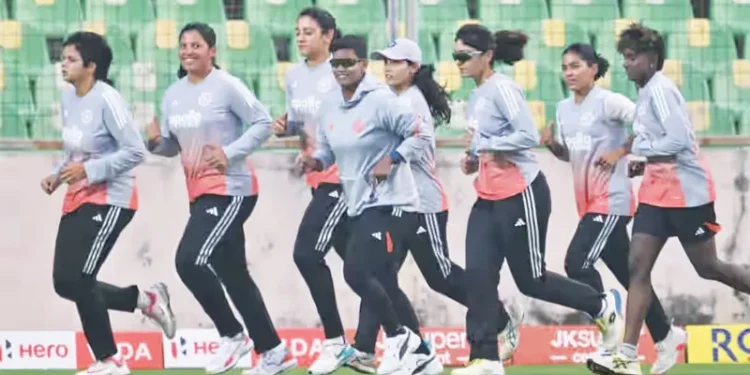 ഭാരതം-ശ്രീലങ്ക-വനിതാ-ടി-20;-കാര്യവട്ടത്ത്-ഇന്ന്-അവസാന-അങ്കം