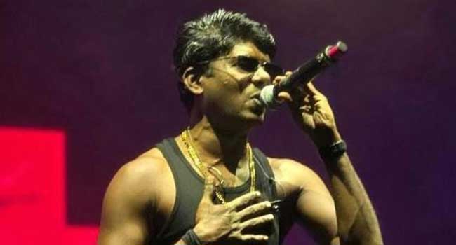 വേടന്റെ-പരിപാടി-കാണാൻ-റെയിൽ-പാളംമുറിച്ച്-കടക്കാൻ-ശ്രമം,-മതിൽ-ചാടിക്കടക്കുന്നതിനിടെ-ട്രെയിൻതട്ടി-യുവാവിന്-ദാരുണാന്ത്യം,-കൂടെയുണ്ടായിരുന്ന-യുവാവ്-ഗുരുതരാവസ്ഥയിൽ!!-പരിപാടിക്കായി-നിർമിച്ച-ബാരിക്കേഡ്-മറികടന്ന്-ഇടിച്ചുകയറി-തിക്കിനും-തിരക്കിനും-പെട്ട്-കുട്ടികളടക്കം-13-പേർക്ക്-പരുക്ക്