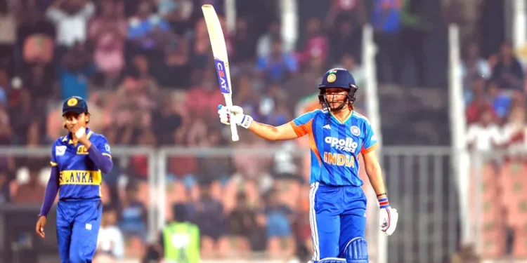 കാര്യവട്ടത്ത്-കൂട്ടക്കുരുതി;-അഞ്ചാം-മത്സരത്തിലും-ലങ്കയെ-പരാജയപ്പെടുത്തി-ഭാരതത്തിന്-വനിതാ-ടി-20-പരമ്പര