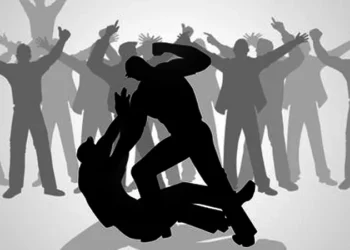 മന്തി-വരാൻ-വൈകിയതിന്-ഹോട്ടൽ-‘അടിച്ചു-നിരത്തി’;-കാസർക്കോട്-നടന്നത്-സിനിമാ-സ്റ്റൈൽ-ഗുണ്ടാവിളയാട്ടം!