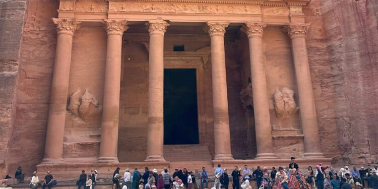 പുരാതന-കാഴ്ചകളുടെ-പറൂദീസയിൽ