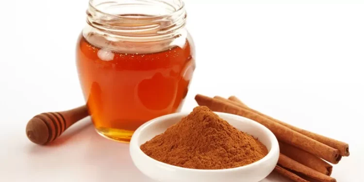 കറുവപ്പട്ടയും-തേനും;-രോഗപ്രതിരോധത്തിന്-ഒരു-പ്രകൃതിദത്ത-കൂട്ട്!