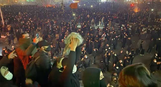 വെനസ്വേലയ്ക്ക്-ശേഷം-അമേരിക്കയുടെ-കണ്ണുകൾ-ഇറാനിൽ,-അമേരിക്ക-ഇടപെട്ടാൽ-രാജ്യം-നീങ്ങുക-അപകടകരമായ-അവസ്ഥയിലേക്ക്…-തെരുവുകളിൽ-മുഴങ്ങുന്നത്-ഏകാധിപതിക്ക്-മരണം-മുദ്രാവാക്യങ്ങൾ…കലാപം-അടിച്ചമർത്താൻ-ഇറാൻ-കൊലപ്പെടുത്തിയത്-ഇരുന്നൂറിലേറെപ്പേരെ,-ഭൂരിഭാഗവും-യുവാക്കൾ,-പുറത്തുവന്നത്-6-ആശുപത്രിലെ-മാത്രം-കണക്കുകൾ!!-ഇന്റർനെറ്റ്,-ഫോൺ-കണക്ഷനുകൾ-വിച്ഛേദിച്ചു,