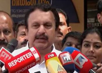 തന്ത്രിയെ-മറയാക്കി-മന്ത്രിയെ-രക്ഷിക്കാൻ-സർക്കാർ-നോക്കണ്ട!!-സ്വന്തം-വകുപ്പിന്റെ-കീഴിൽ-ഒരു-കൊള്ള-നടക്കുമ്പോൾ-അത്-കണ്ടുപിടിക്കാൻ-മന്ത്രിമാർക്ക്-കഴിഞ്ഞില്ലെന്നു-എന്നുപറഞ്ഞാൽ-ആരാണ്-വിശ്വസിക്കുക?-ദേവസ്വം-ബോർഡ്-ഭരണകർത്താക്കൾ-വിചാരിച്ചാൽ-മാത്രം-ഇത്രയും-സ്വർണം-കടത്താൻ-കഴിയില്ല-കെ-മുരളീധരൻ