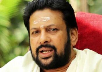 ജയിലിൽ-ഭക്ഷണം-നൽകാനെത്തിയ-ഉദ്യോഗസ്ഥരോട്-തലകറങ്ങുന്നെന്ന്-തന്ത്രി,-ആശുപത്രിയിൽ-നടത്തിയ-ഡ്രോപ്പ്-ടെസ്റ്റിൽ-ചില-കുഴപ്പങ്ങളുണ്ടെന്ന്-ഡോക്ടർമാർ,-ഐസിയുവിലേക്ക്-മാറ്റി