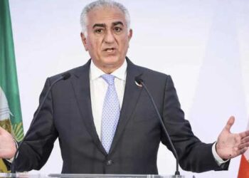 ഇറാൻ-കലുഷിതം!!-‘ലക്ഷ്യം-വെറും-പ്രതിഷേധമല്ല,-നഗര-കേന്ദ്രങ്ങൾ-കൈപ്പിടിയിലാക്കുക,-പ്രതിഷേധങ്ങൾ-രൂക്ഷമായ-സാഹചര്യത്തിൽ-ഞാൻ-അവിടെ-വേണം’-പ്രവാസ-ജീവിതം-അവസാനിപ്പിക്കുന്നതായി-സൂചന-നൽകി-മുൻ-ഇറാൻ-കിരീടാവകാശി!!-അമേരിക്കയ്ക്ക്-മരണം’-മുദ്രാവാക്യങ്ങൾ-മുഴങ്ങുന്ന-ദൃശ്യങ്ങൾ-ടിവിയിൽ-സംപ്രേഷണം-ചെയ്ത്-ഖാമനെയി