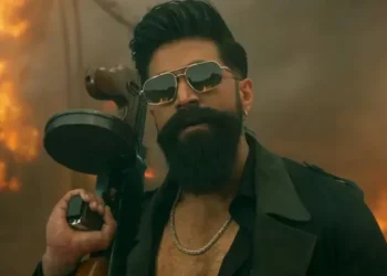 റിലീസിന്-മുൻപേ-വിവാദത്തിൽ-‘ടോക്സിക്’;-ചിത്രത്തിൽ-അശ്ലീലതയെന്ന്-ആരോപിച്ച്-കർണാടക-വനിതാ-കമ്മീഷന്-പരാതി