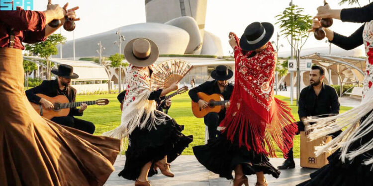 ‘ഇ​ത്ര’​യി​ൽ-വൈ​വി​ധ്യ​ങ്ങ​ളു​ടെ-ആ​ഘോ​ഷം;-പൈ​തൃ​ക​പ്പെ​രു​മ​യു​മാ​യി-സ്പാ​നി​ഷ്-സാം​സ്കാ​രി​ക-വ​സ​ന്തം