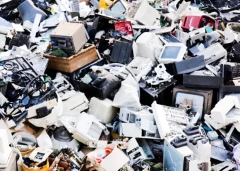 പരിസ്ഥിതി-സംരക്ഷണം-ലക്ഷ്യം!-ഇലക്ട്രോണിക്-മാലിന്യ-കയറ്റുമതിക്ക്-ഒമാനിൽ-വിലക്ക്