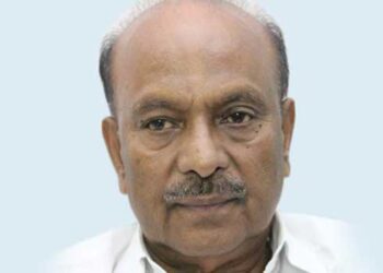 കേസെടുത്തപ്പോൾ-മുതൽ-ആശുപത്രിയിൽ-പോയി-കിടക്കുകയാണല്ലോ,-ഒരു-ഉന്നത-പോലീസ്-ഉദ്യോഗസ്ഥന്റെ-അച്ഛനല്ലേ,-എന്തൊക്കെ-അസംബന്ധങ്ങളാണ്-സംസ്ഥാനത്ത്-നടക്കുന്നത്…-ഹൈക്കോടതിയുടെ-വിമർശനം-കൊള്ളേണ്ടിടത്ത്-കൊണ്ടു,-കെ-പി-ശങ്കരദാസ്-അറസ്റ്റിൽ!!-അറസ്റ്റ്-ചെയ്തത്-ഐസിയുവിൽ-നിന്ന്-റൂമിലേക്ക്-മാറ്റിയയുടൻ