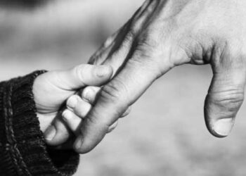 കുറച്ചുനാളുകളായി-ജോലിയില്ല,-6-വയസുകാരിയെ-വിഷം-നൽകി-കൊലപ്പെടുത്തിയ-ശേഷം-പിതാവ്-ജീവനൊടുക്കി,-മൃതദേഹം-കണ്ടത്-ഭാര്യ-ജോലി-കഴിഞ്ഞ്-വീട്ടിലെത്തിയപ്പോൾ