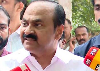 കള്ളത്തരം-പറയുകയാണ്,-സിപിഎം-പച്ചക്കള്ളം-പ്രചരിപ്പിക്കുകയാണ്,-മുഖ്യമന്ത്രിയുടെ-ദുരിതാശ്വാസ-നിധിയിലേക്ക്-19-ലക്ഷത്തോളം-യുഡിഎഫ്-കൊടുത്തിട്ടുണ്ട്,-ഞാനും-കൊടുത്തിട്ടുണ്ട്…-ഞങ്ങൾ-ആരോടെങ്കിലും-പറഞ്ഞോ,-സിഎംഡിആർഎഫിൽ-പൈസകൊടുക്കരുതെന്ന്?-വിഡി-സതീശൻ