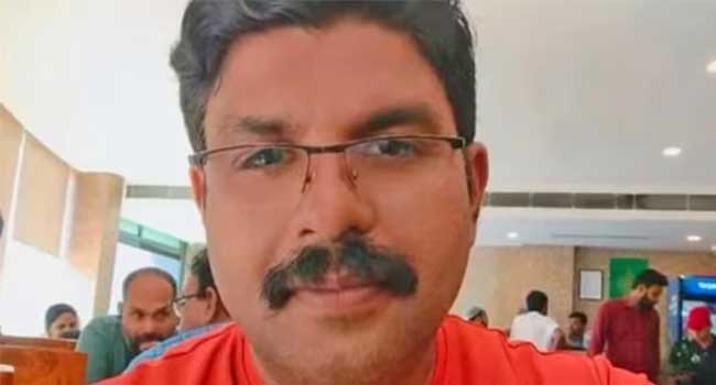 ബന്ധുവിനെ-വിളിച്ച്-കുറച്ചു-സംസാരിക്കാനുണ്ട്,-പിറ്റേന്ന്-കാണാമെന്നു-പറഞ്ഞിരുന്നെങ്കിലും-അതിനുമുൻപേ-ദീപക്-പോയി-സനീഷ്!!-തന്റെ-എന്റെ-മകനു-സംഭവിച്ചത്-മറ്റൊരാൾക്കും-ഉണ്ടാവരുത്,-അവന്-നീതികിട്ടണം-പിതാവ്,-യുവതിക്കെതിരെ-നിയമനടപടിക്കൊരുങ്ങി-ദീപക്കിന്റെ-കുടുംബം