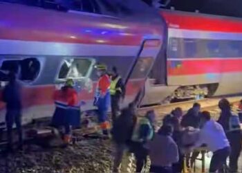 സ്പെയിനിൽ-അതിവേ​ഗ-ട്രെയിനുകൾ-തമ്മിൽ-കൂട്ടിയിടിച്ച്-വൻ-അപകടം:-39-മരണം,-73-പേർക്ക്-പരിക്ക്!!-രണ്ട്-ട്രെയിനുകളിലുമായി-ഏകദേശം-അഞ്ഞൂറോളം-യാത്രക്കാർ,-ദുരന്തത്തിൽ-ദു:ഖം-രേഖപ്പെടുത്തി-പ്രധാനമന്ത്രി-പെഡ്രോ-സാഞ്ചസ്