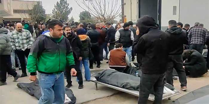 ഇറാനിൽ-പ്രതിഷേധക്കാർക്കു-നേരെ-ഖമേനിയുടെ-ക്രൂര-വിനോദം,-കൊടുംതണുപ്പിൽ-നഗ്നരാക്കി-ശരീരത്തിലേക്ക്-പൈപ്പിൽ-വെള്ളം-ചീറ്റിക്കും,-തിരിച്ചറിയാത്ത-വസ്തുക്കൾ-സിറിഞ്ച്-ഉപയോഗിച്ച്-ഇവരുടെ-ശരീരത്തിൽ-കുത്തിവെക്കും,-തെരുവുകളിൽ-മൃതദേഹങ്ങൾ-കുമിഞ്ഞുകൂടുന്നു,-കറുത്ത-ബാഗുകളാക്കി-അടുക്കിവെച്ചിരിക്കുന്ന-മൃതദേഹങ്ങളിൽ-നിന്ന്-തങ്ങളുടെ-ഉറ്റവരെ-തിരയുന്നവർ…-ദയനീയം-ഇറാനിലെ-സ്ഥിതി