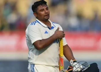 അവഗണനകൾക്ക്-മറുപടി-ബാറ്റിംഗിലൂടെ;-രഞ്ജിയിൽ-സർഫറാസ്-ഖാന്-വീണ്ടും-സെഞ്ച്വറി