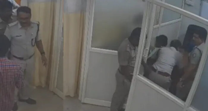 വൈദ്യപരിശോധനയ്ക്കെത്തിച്ച-പോക്സോ-കേസ്-പ്രതി-ക്യാബിന്‍-ചില്ലുകള്‍-അടിച്ചു-തകര്‍ത്തു,-പരാക്രമം-പൊലീസ്-നോക്കിനില്‍ക്കെ,-രോഗികള്‍-പരിക്കേല്‍ക്കാതെ-രക്ഷപ്പെട്ടത്-തലനാരിഴയ്ക്ക്