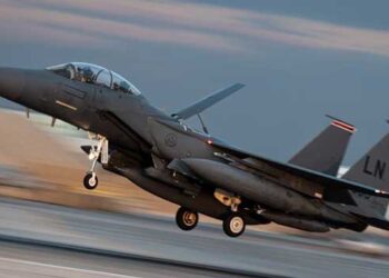 സമാധാനം-ലക്ഷ്യമിട്ട്-‘ബോർഡ്-ഓഫ്-പീസ്’-പ്രഖ്യാപിച്ച്-24-മണിക്കൂർ-തികയും-മുൻപ്-ഇറാനെതിരെ-യുദ്ധകാഹളം!!-കേരിയർ-സ്ട്രൈക്ക്-ഗ്രൂപ്പ്-അടുത്ത-ദിവസങ്ങളിൽ-അറേബ്യൻ-കടലിലേക്കോ-പേർഷ്യൻ-ഗൾഫിലേക്കോ-എത്തും…-ഇത്-ട്രംപിന്റെ-പതിവ്-സമ്മർദ-തന്ത്രം,-ഭീഷണികൾക്കൊപ്പം-നയതന്ത്ര-പിൻവാതിലുകളും-തുറന്നിടും-വിദഗ്ദർ