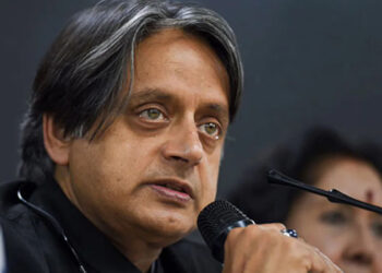 പറയാനുള്ളത്-പാർട്ടി-നേതൃത്വത്തോട്-പറയും:-ശശി-തരൂർ