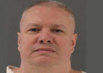 താൻ-ഇനി-ഡാരൻ-കെയിനൊപ്പം-ജീവിക്കാൻ-ആഗ്രഹിക്കുന്നതായി-കാമുകി,-പുറത്തുപോയി-തോക്കുമായെത്തിയ-മുൻ-കാമുകൻ-ആദ്യം-യുവതിയുടെ-ആൺസുഹൃത്തിനെ-കൊലപ്പെടുത്തി,-രക്ഷപ്പെടാൻ-ശ്രമിച്ച-കാമുകിടെ-മുഖത്ത്-വെടിവെച്ചു!!1-998-ലെ-ഇരട്ടക്കൊലക്കേസിൽ-ഈ-വർഷത്തെ-ആദ്യ-വധശിക്ഷ-നടപ്പാക്കി-ടെക്‌സസ്,-കഴിഞ്ഞ-വർഷം-നടത്തിയത്-47-വധശിക്ഷകൾ