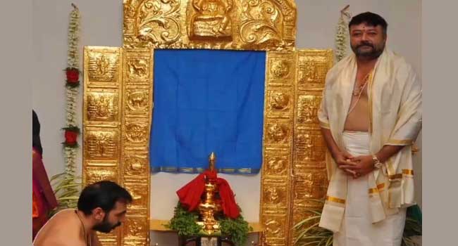 ശബരിമല-ശ്രീകോവിലിലേക്കു-പുതുതായി-നിർമിച്ച-സ്വർണപ്പാളികൾ-വീട്ടിൽ-പൂജയ്ക്കു-വച്ചാൽ-ഐശ്വര്യമുണ്ടാകുമെന്ന്-പോറ്റി-പറഞ്ഞു,-40-വർഷമായി-ശബരിമലയിൽ-ദർശനം-നടത്തുന്നു,-പോറ്റിയുമായി-അവിടെവച്ചുള്ള-പരിചയം,-ഉണ്ണിക്കൃഷ്ണൻ-വഴി-ഗോവർധനനെ-പരിചയപ്പെട്ടു!!-നടൻ-ജയറാമിന്റെ-മൊഴിയെടുത്ത്-എസ്ഐടി