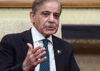 ലോകരാജ്യങ്ങൾക്ക്-മുന്നിൽ-കൈനീട്ടേണ്ടിവരുന്നത്-അങ്ങേയറ്റം-ലജ്ജാവഹം,-നാണക്കേട്കൊണ്ട്-തല-കുനിയുന്നു,-വേറെ-വഴിയില്ലാതെ-പല-നിബന്ധനകള്‍ക്കും-വഴങ്ങുകയാണ്-പാക്-പ്രധാനമന്ത്രി-ഷെഹ്ബാസ്-ഷെരീഫ്