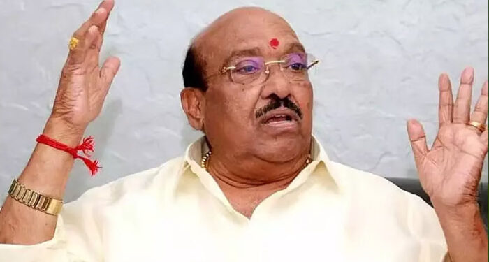 വെള്ളാപ്പള്ളി-നടേശന്-പത്മശ്രീ-നല്‍കുന്നത്-പുരസ്കാരത്തിന്റെ-അന്തസിനെ-ബാധിക്കും,-ഇദ്ദേഹം-നിരവധി-ക്രിമിനല്‍-കേസുകളില്‍-പ്രതി,-ഇയാള്‍-പത്മ-പുരസ്കാരങ്ങളെയും-പരസ്യമായി-അധിക്ഷേപിച്ചു,-പരാതി-രാഷ്ട്രപതി-ആഭ്യന്തര-മന്ത്രാലയത്തിന്-കൈമാറി