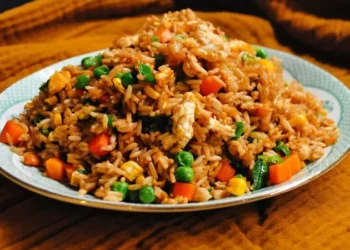 രാത്രി-ഭക്ഷണത്തിന്-എന്തുണ്ടാക്കുമെന്ന്-കൺഫ്യൂഷനാണോ?-അഞ്ച്-മിനിറ്റിൽ-തയ്യാറാക്കാം-ഈ-സ്പെഷ്യൽ-എഗ്ഗ്-റൈസ്!