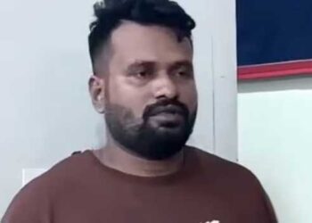 വിദേശത്തുള്ള-പരിചയക്കാരി-നാട്ടിലുള്ള-ആറും-പന്ത്രണ്ടും-വയസുള്ള-രണ്ട്-ആൺമക്കളെ-പരിചരിക്കാൻ-ഏൽപിച്ചു,-പൂജാരി-കുട്ടികളെ-പ്രകൃതിവിരുദ്ധ-പീ‍ഡനത്തിനിരയാക്കിയത്-ഒന്നര-വർഷത്തോളം,-കുട്ടികളുടെ-ശരീരത്തിൽ-തേപ്പുപെട്ടി-ഉപയോ​ഗിച്ച്-പൊള്ളിച്ചു,-ഒളിവിൽ-പോയ-പ്രതി-ഡൽഹിക്കു-കടക്കാൻ-ശ്രമിക്കുന്നതിനിടെ-അറസ്റ്റിൽ