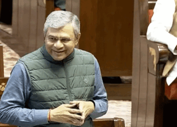 ‘കേരളത്തിലെ-റെയിൽവേ-വികസനത്തിന്-പ്രധാന-വിലങ്ങുതടി-സംസ്ഥാന-സർക്കാർ-ഭൂമിയേറ്റെടുക്കാത്തതാണ്;-എൻഡിഎ-സർക്കാർ-സംസ്ഥാനത്ത്-അധികാരത്തിൽ-വരികയാണെങ്കിൽ-അങ്കമാലി-ശബരിമല-റെയിൽവേ-പാത-വേ​ഗം-പൂർത്തീകരിക്കും;-ഇ.-ശ്രീധരൻ-ഹൈ-സ്പീഡ്-റെയിൽവേ-പ്രോജക്റ്റിനായി-ഓഫീസ്-തുറന്നത്-സ്വാ​ഗതാർഹം‘-കേന്ദ്ര-റെയിൽവേ-മന്ത്രി