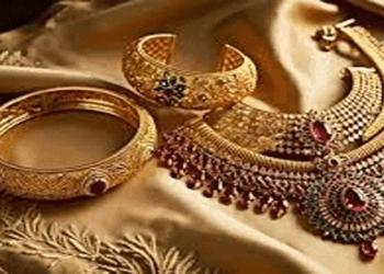 കുത്തനെ-ഊർന്നിറങ്ങി-സ്വർണ്ണവില;-മൂന്ന്-ദിവസത്തിനിടെ-6,000-രൂപ-കുറഞ്ഞു,-പവന്-വില-1,11,720-രൂപയിലെത്തി;-നിക്ഷേപകർ-ഉണർന്നു