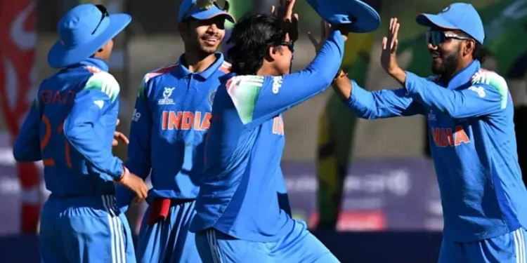 അണ്ടര്‍-19-ക്രിക്കറ്റില്‍-ലോക-കിരീടം-ഉയര്‍ത്തി-ഇന്ത്യ,-മിന്നിച്ച്-വൈഭവ്-സൂര്യവംഷി,-ഇന്ത്യയുടെ-ആറാം-ലോകകിരീടം