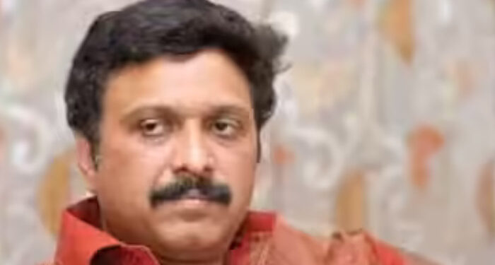 ഉമ്മൻചാണ്ടിയെ-ഒരു-പാഠംപഠിപ്പിക്കും,-പെണ്ണുകേസിൽ-കുടുക്കും,-സോളാർ-കേസ്-പ്രതിയുടെ-കത്തിൽ-നാലുപേജ്-അധികമായി-എഴുതിച്ചേര്‍ത്തു,-ഇതിനെല്ലാം-പിന്നില്‍-ഗണേഷ്-കുമാര്‍,-മൊഴി-പുറത്ത്