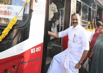 തർക്കങ്ങൾക്കൊടുവിൽ-​ഗതാ​ഗത-മന്ത്രിയും-മേയറും-കൈകോർത്തു…നഗരത്തിലെ-ഇടറോഡുകളിലേക്ക്-ഇലക്ട്രിക്-ബസുകള്‍-ഓടിക്കയറി