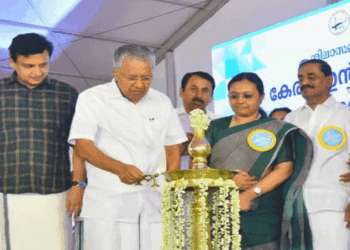 ആരോ​ഗ്യ-രം​ഗത്ത്-വിപ്ലവകരമായ-ചുവടുവയ്പുമായി-കേരളം;-രാജ്യത്തെ-ആദ്യ-അവയവമാറ്റ-ആശുപത്രി-കോഴിക്കോട്-ഉയരും-;-ശിലാസ്ഥാപനം-മുഖ്യമന്ത്രി-നിർവ്വഹിച്ചു;-യാഥാർത്ഥ്യമാക്കുന്നത്-10-ഓപ്പറേഷൻ-തിയേറ്ററുകളും-350-ബെഡുകളുമുള്ള-കൂറ്റൻ-സ്ഥാപനം