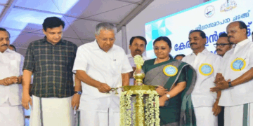 ആരോ​ഗ്യ-രം​ഗത്ത്-വിപ്ലവകരമായ-ചുവടുവയ്പുമായി-കേരളം;-രാജ്യത്തെ-ആദ്യ-അവയവമാറ്റ-ആശുപത്രി-കോഴിക്കോട്-ഉയരും-;-ശിലാസ്ഥാപനം-മുഖ്യമന്ത്രി-നിർവ്വഹിച്ചു;-യാഥാർത്ഥ്യമാക്കുന്നത്-10-ഓപ്പറേഷൻ-തിയേറ്ററുകളും-350-ബെഡുകളുമുള്ള-കൂറ്റൻ-സ്ഥാപനം