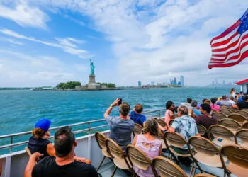 യു.എസ്-സന്ദർശകരുടെ-എണ്ണം-കുത്തനെ-കുറഞ്ഞു;-തിരിച്ചടിയായത്-ട്രംപിന്റെ-നയം