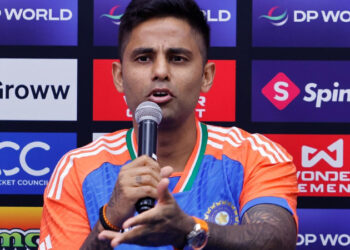 പതറാതെ-സൂര്യ;-സമ്മർദ്ദഘട്ടത്തിലും-വിജയമന്ത്രവുമായി-ഇന്ത്യൻ-നായകൻ