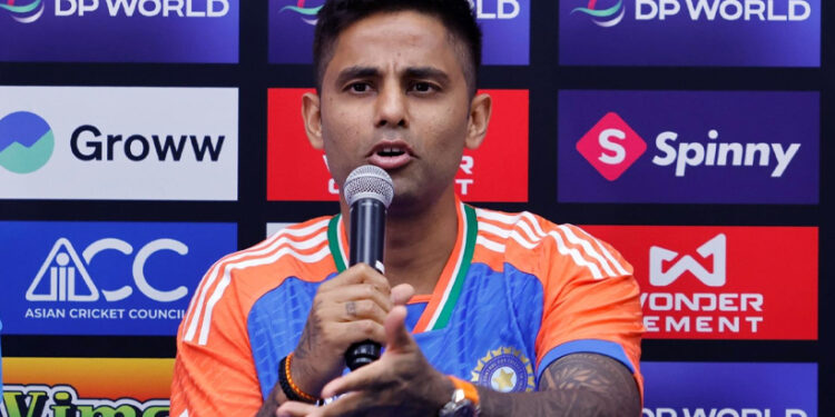 പതറാതെ-സൂര്യ;-സമ്മർദ്ദഘട്ടത്തിലും-വിജയമന്ത്രവുമായി-ഇന്ത്യൻ-നായകൻ