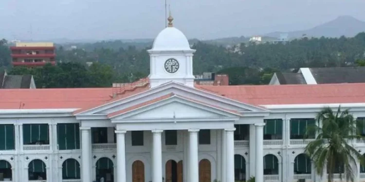 സെക്രട്ടറിമാരുടെ-ചായ-സൽക്കാരത്തിന്-ലക്ഷങ്ങൾ;-കണക്കുകൾ-നിരത്തി-സർക്കാർ-ഉത്തരവിറങ്ങി