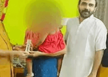 ‘ഒരു-കുട്ടിക്ക്-മൊമന്റോ-കൊടുക്കുന്ന-ചിത്രമാണ്-വന്നിട്ടുളളത്,-ആ-മോളെ-കണ്ട്-ചോദിക്കുക-എവിടെ-വെച്ചാണ്-ഞാൻ-ആ-മൊമന്റോ-നൽകിയതെന്ന്;-അല്ലാതെ-അതെവിടെപ്പോയപ്പോഴുള്ളതാണെന്ന്-എനിക്ക്-ഓർമ്മയില്ല’-കടകംപള്ളി-സുരേന്ദ്രൻ