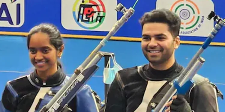 ലോക-റിക്കാര്‍ഡ്-നേട്ടവുമായി-ഭാരത-ഷൂട്ടിങ്-മിക്‌സഡ്-ടീം