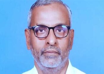 യുഎസ്-സ്റ്റോക്ക്-മാർക്കറ്റ്-ട്രേഡ്-എന്ന-വ്യാജ-ആപ്പിൽപ്പെട്ടു,-നിക്ഷേപിച്ച-തുക-തിരിച്ചു-നൽകാതെ-കൂടുതൽ,-കൂടുതൽ-പണം-ആപ്പിലൂടെ-ആവശ്യപ്പെട്ടുതുടങ്ങി-മൂന്നാഴ്ച്ചയ്ക്കുള്ളിൽ-റിട്ട.-ബിഎസ്എൻഎൽ-ജീവനക്കാരന്-നഷ്ടമായത്-മൂന്ന്-കോടി…-മനോവിഷമത്തിൽ-ട്രെയിനിനു-മുന്നിൽ-ചാടി-ജീവനൊടുക്കി