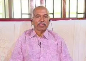 ചരിത്രം-ഒറ്റുകാരുടേതല്ല-പോരാളികളുടേതാണ്,-വി-കുഞ്ഞികൃഷ്ണനെതിരെ-പോസ്റ്ററുമായി-പയ്യന്നൂര്‍-സഖാക്കള്‍