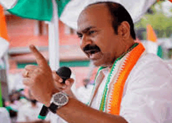 ഗോവിന്ദാ-ഭൂമിയിലേക്ക്-തിരിച്ചുവരൂ…നിലത്ത്-കാലുകുത്തി-സംസാരിക്കൂ’-സിപിഎം-സെക്രട്ടറിയുടെ-തുടർഭരണ-അവകാശവാദങ്ങളോട്-വിഡി-സതീശന്റെ-പ്രതികരണം;-ദേശീയ-പണിമുടക്ക്-ഹർത്താലിനും-ബന്ദിനും-സമാനമായി-മാറുന്നത്-ശരിയാണോയെന്നും-പ്രതിപക്ഷ-നേതാവ്