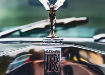 ഇന്ത്യയിൽ-വൻ-നിക്ഷേപത്തിനൊരുങ്ങി-റോൾസ്-റോയ്സ്;-10,000-തൊഴിലവസരങ്ങൾ-സൃഷ്ടിക്കും