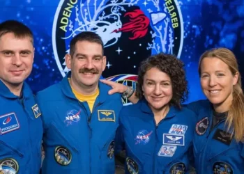 പ്രതിസന്ധികൾക്കൊടുവിൽ-ക്രൂ-12-കുതിക്കുന്നു;-നാല്-ബഹിരാകാശ-യാത്രികരുമായി-ഫാൽക്കൺ-9-റോക്കറ്റ്-വിണ്ണിലേക്ക്